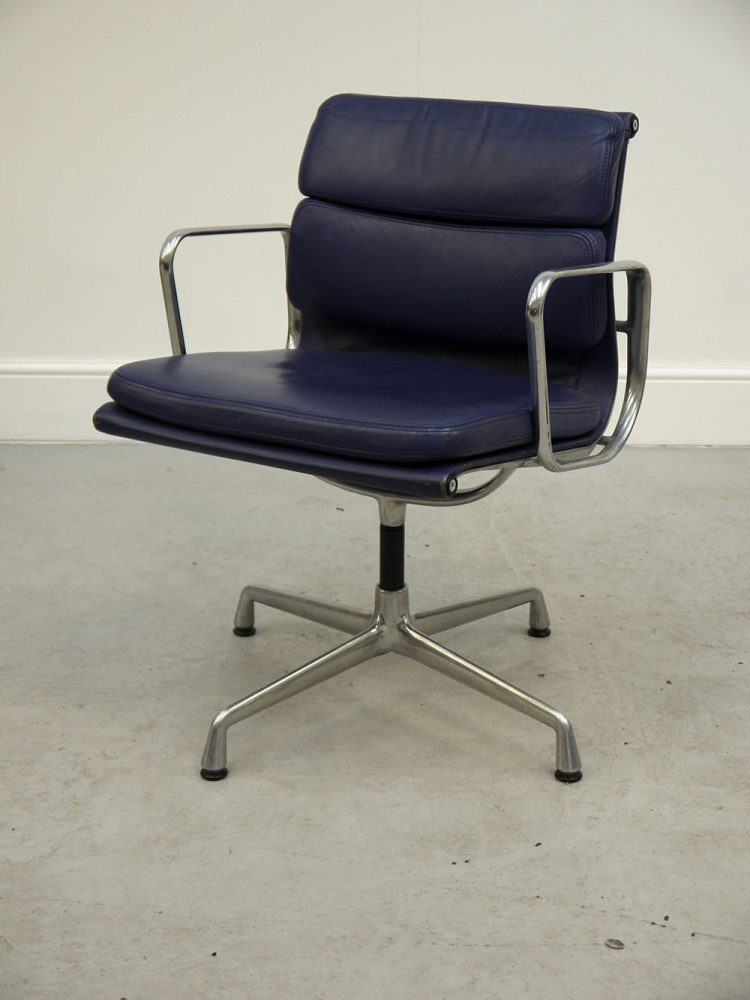 Charles and Ray Eames – EA208 Soft Pad Chair Vitra