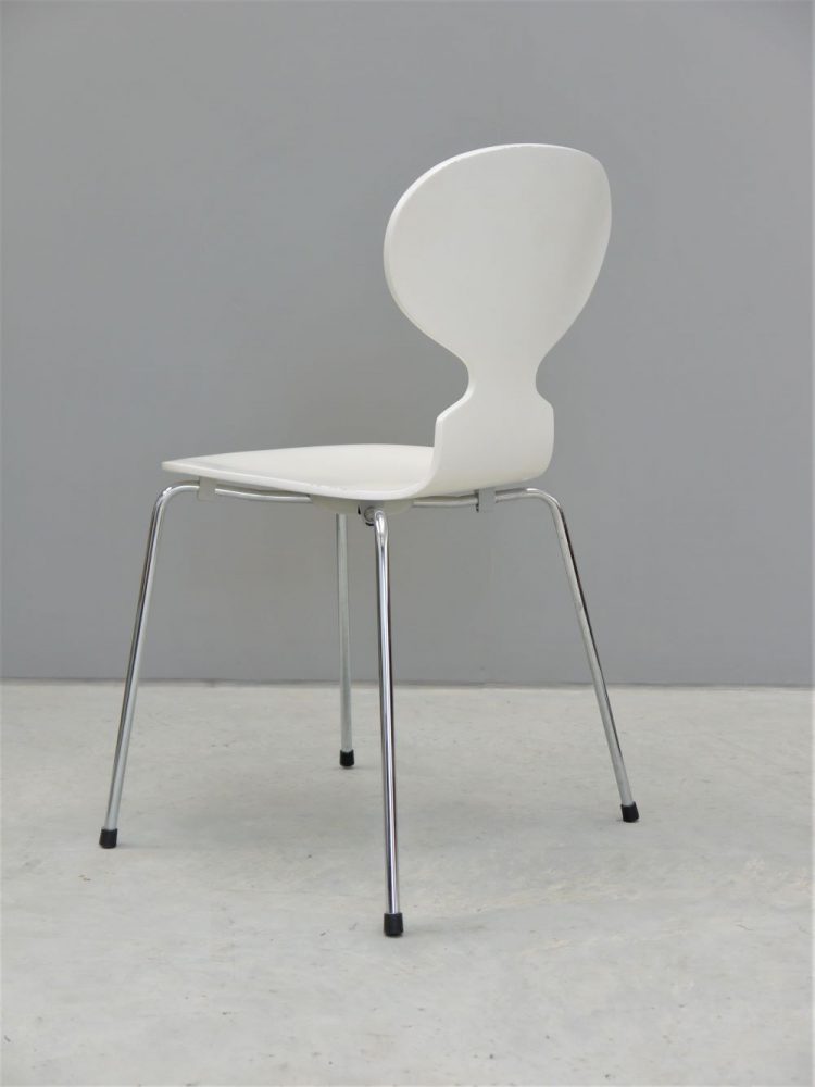 Arne Jacobsen – Set of 4 / 6 Ant Chairs