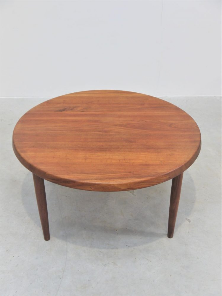 Perriand / Chapo – French Solid Teak Coffee Table