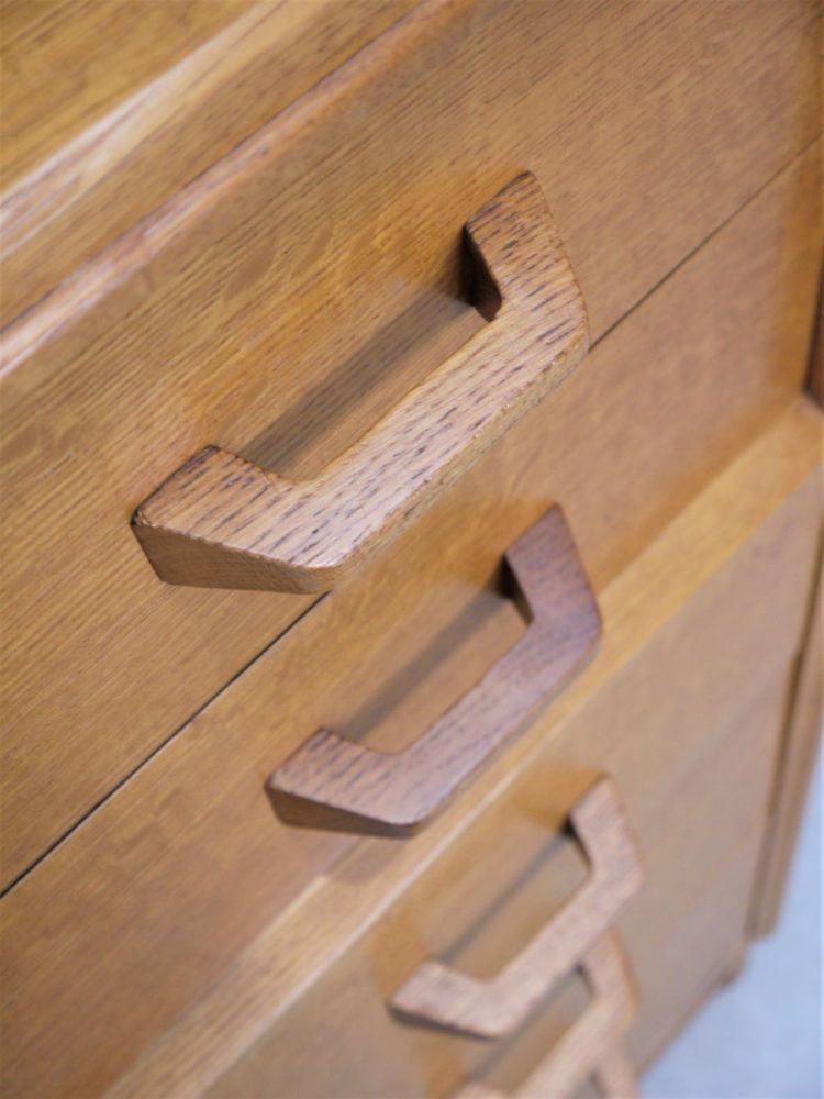 E Gomme – Five Drawer Chest in Oak