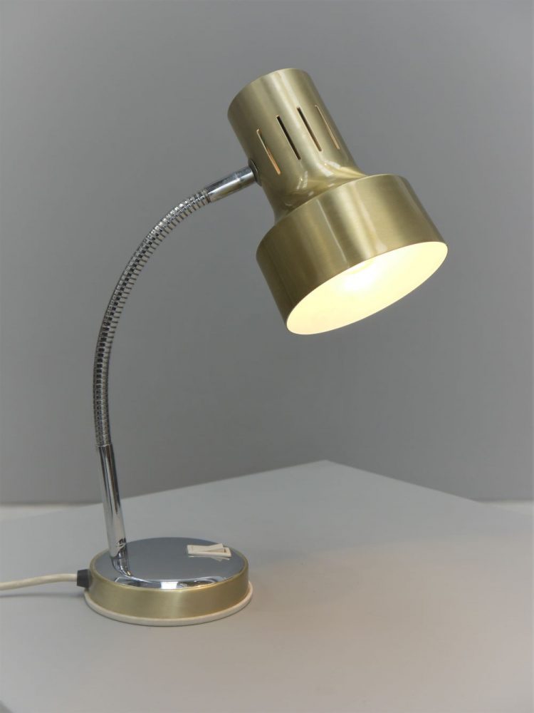 British – Goose Neck Mac Lamp