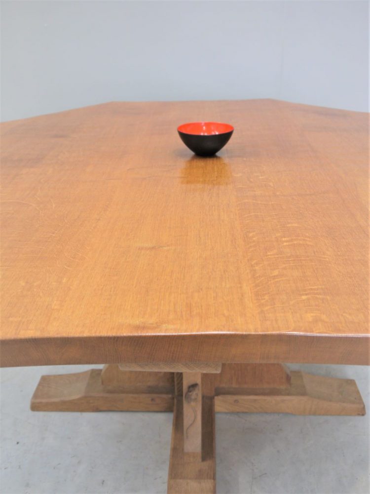 Robert Thompson’s Mouseman – TA090 Solid Oak Octagonal Dining Table
