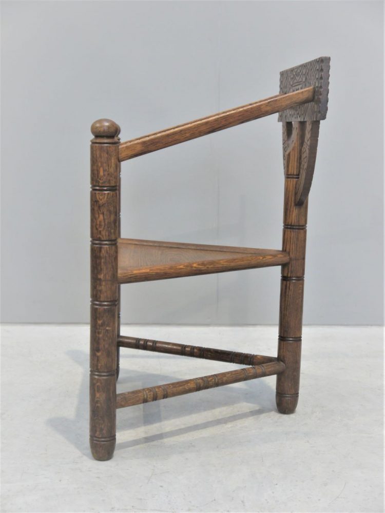 Swedish – Corner / Monk Chair