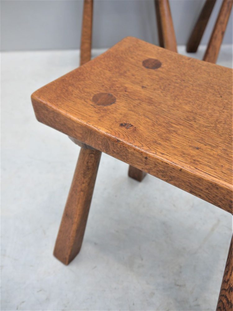 Arts and Craft – Dining / Kitchen Table and Stools