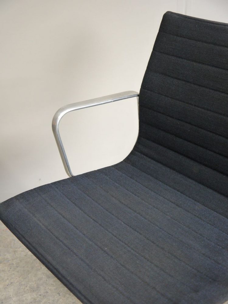 Charles and Ray Eames – EA117 Black Hopsock Adjustable Swivel Chair