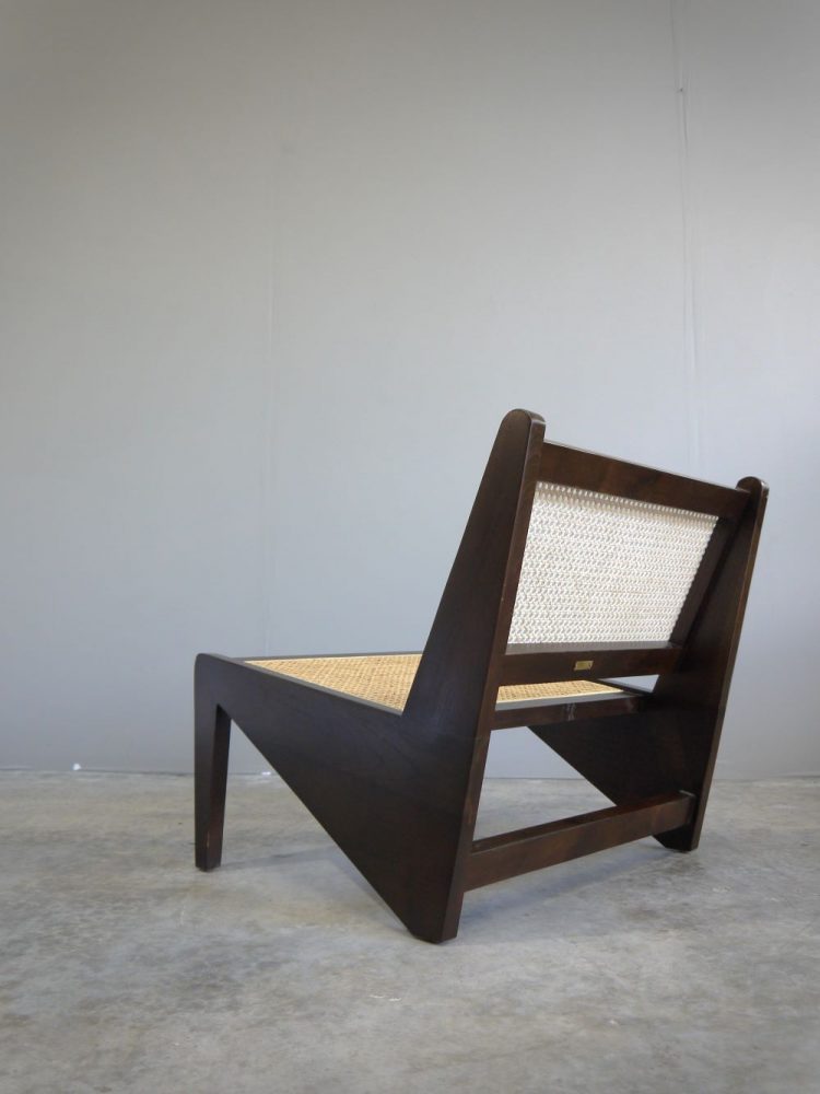 aTOKO – The Kangaroo Lounge Chair