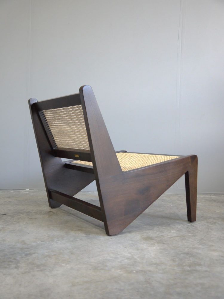 aTOKO – The Kangaroo Lounge Chair