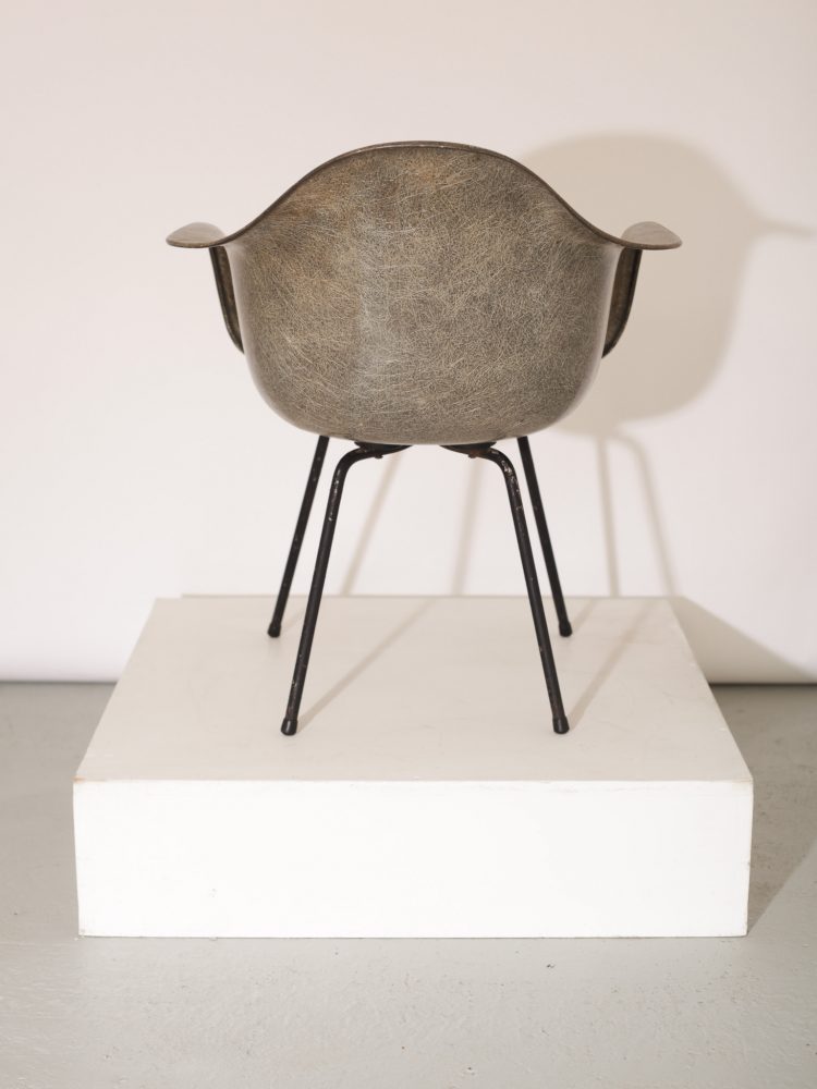 Charles Eames – Elephant Grey DAX Zenith Shell Chair