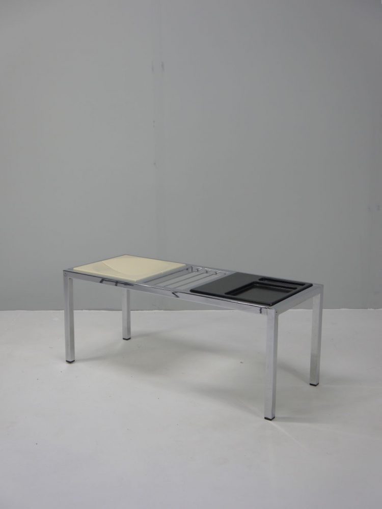 Frank Wardle – Coffee Table with Magazine Rack for VONO