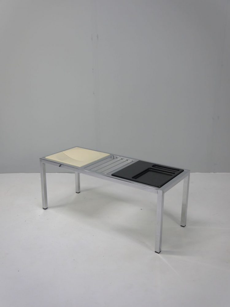 Frank Wardle – Coffee Table with Magazine Rack for VONO