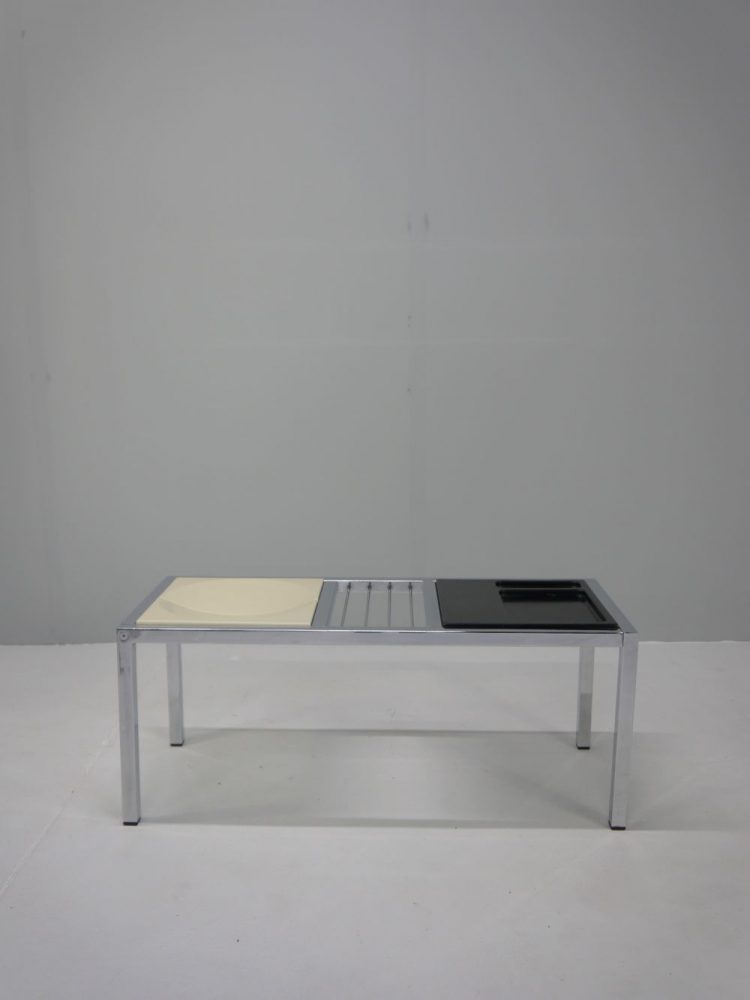 Frank Wardle – Coffee Table with Magazine Rack for VONO