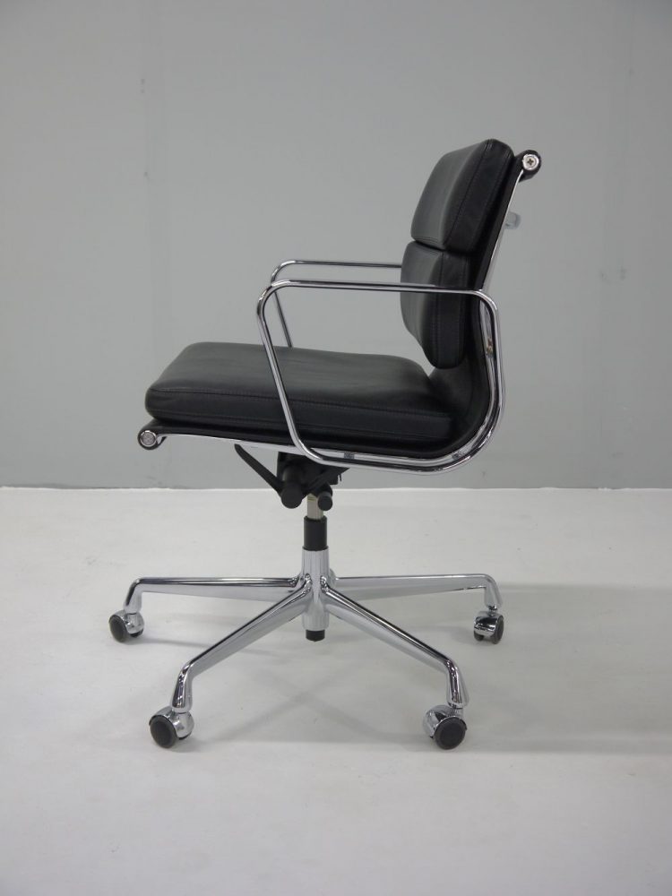 Charles and Ray Eames – EA 217 Soft Pad Chair for Vitra