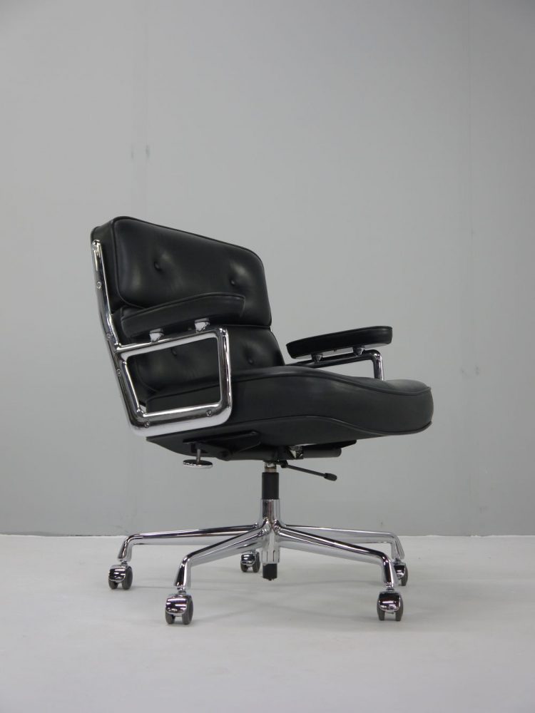 Charles and Ray Eames – ES 104 Time Life Lobby Chair for Vitra