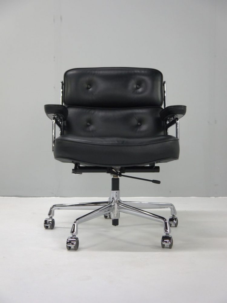 Charles and Ray Eames – ES 104 Time Life Lobby Chair for Vitra