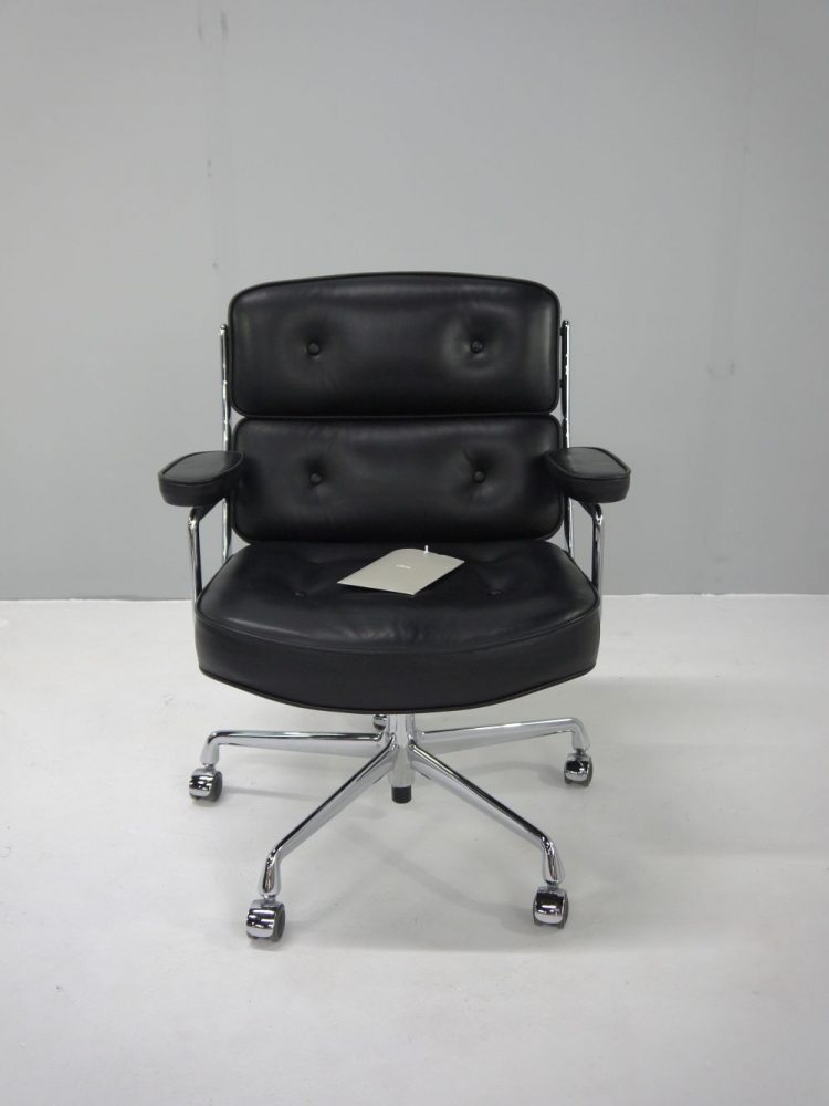 Charles and Ray Eames – ES 104 Time Life Lobby Chair for Vitra