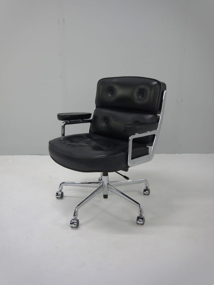 Charles and Ray Eames – ES 104 Time Life Lobby Chair for Vitra