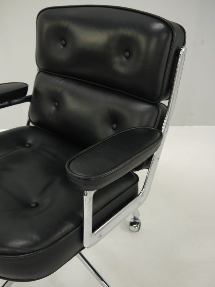 Charles and Ray Eames – ES 104 Time Life Lobby Chair for Vitra