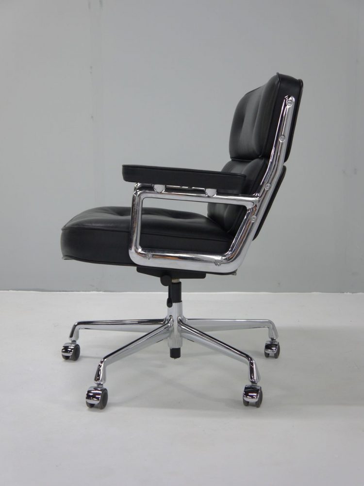 Charles and Ray Eames – ES 104 Time Life Lobby Chair for Vitra