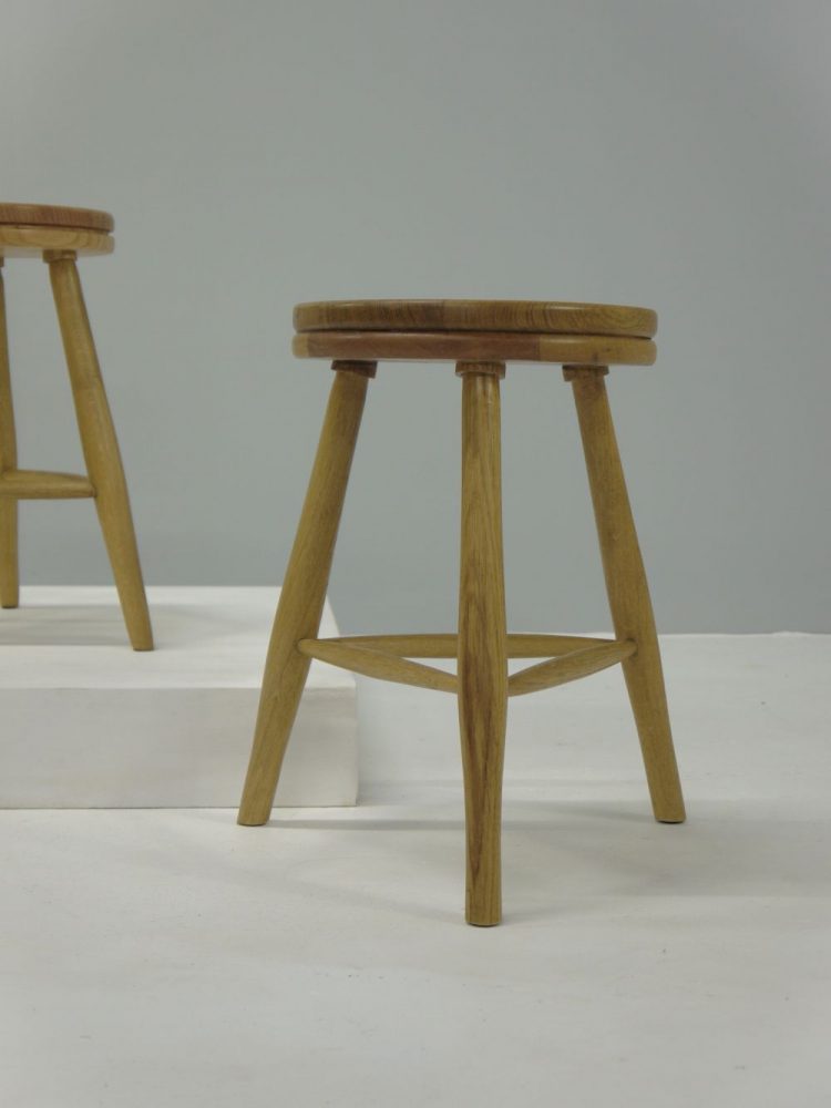 Geoff Meanwell – Handmade Solid Oak Tripod Stool
