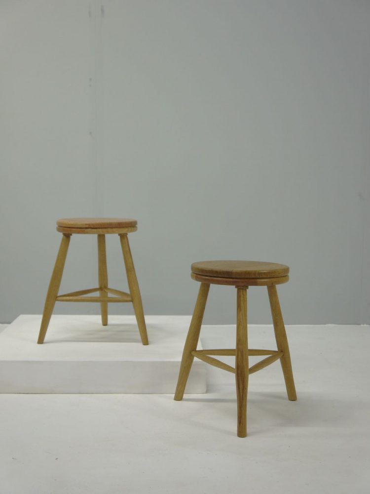 Geoff Meanwell – Handmade Solid Oak Tripod Stool