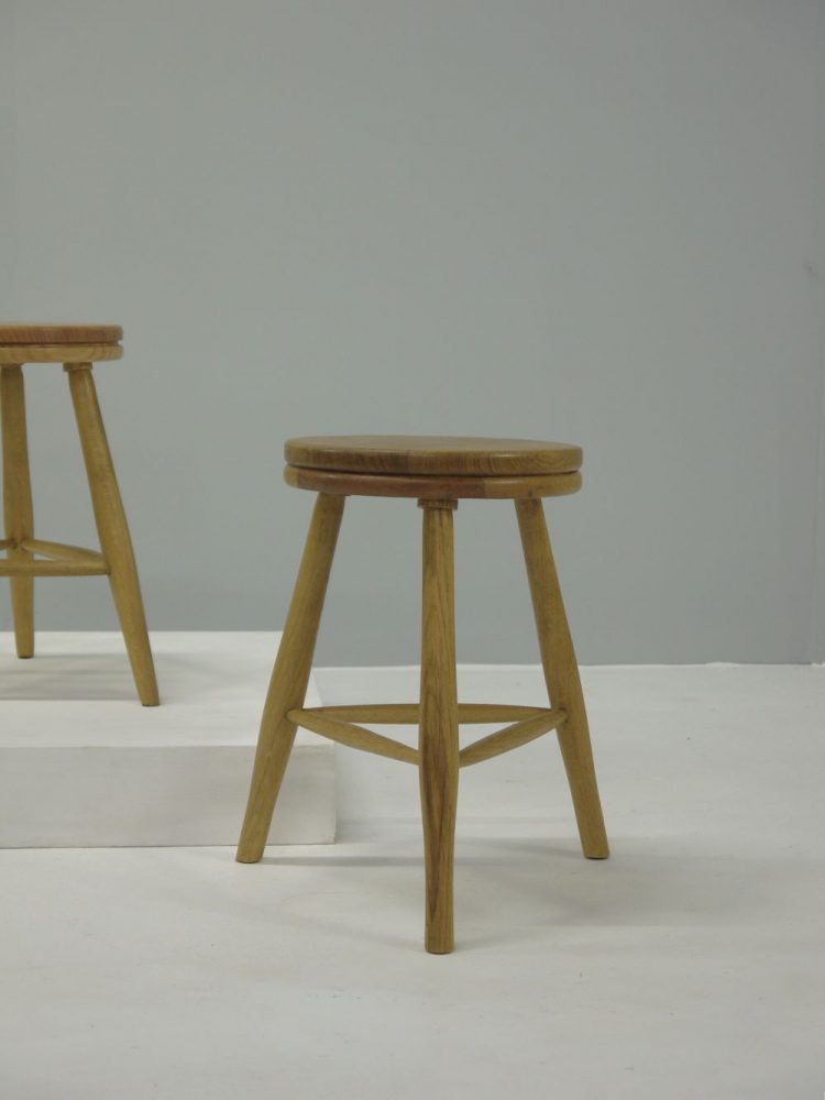 Geoff Meanwell – Handmade Solid Oak Tripod Stool