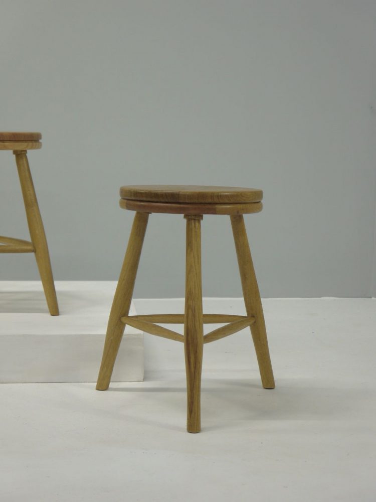 Geoff Meanwell – Handmade Solid Oak Tripod Stool