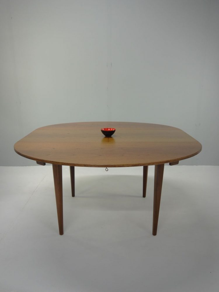 Greaves and Thomas – Extending Dining Table