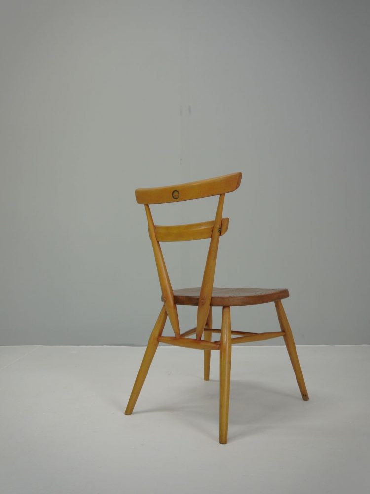 Lucian Ercolani – Green Dot Stacking Chair