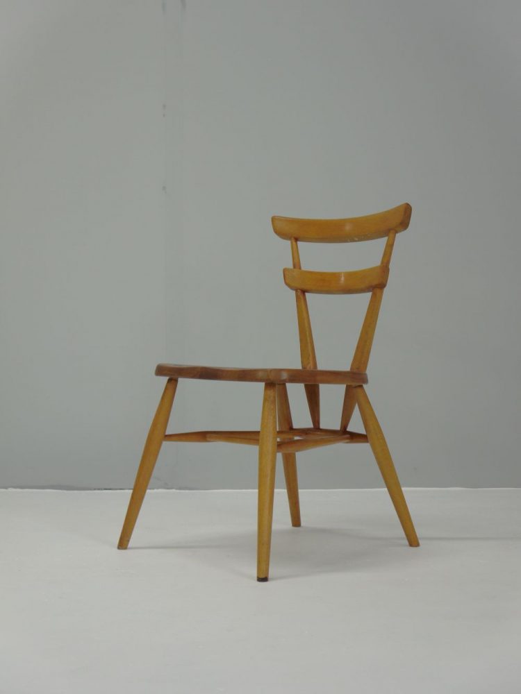 Lucian Ercolani – Green Dot Stacking Chair
