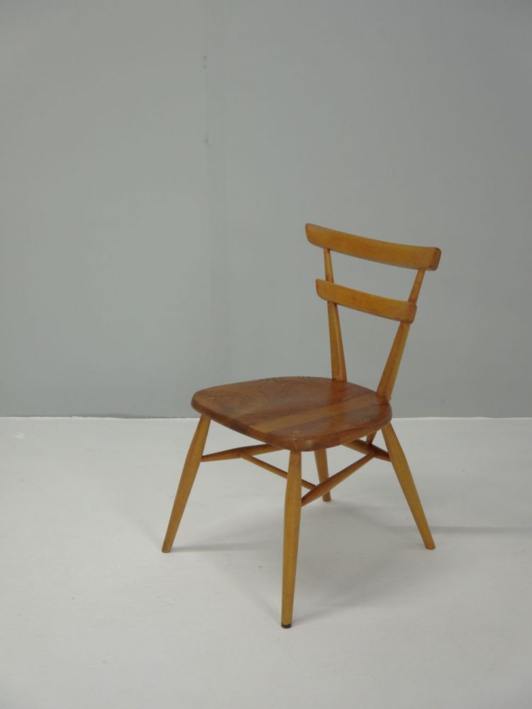 Lucian Ercolani – Green Dot Stacking Chair