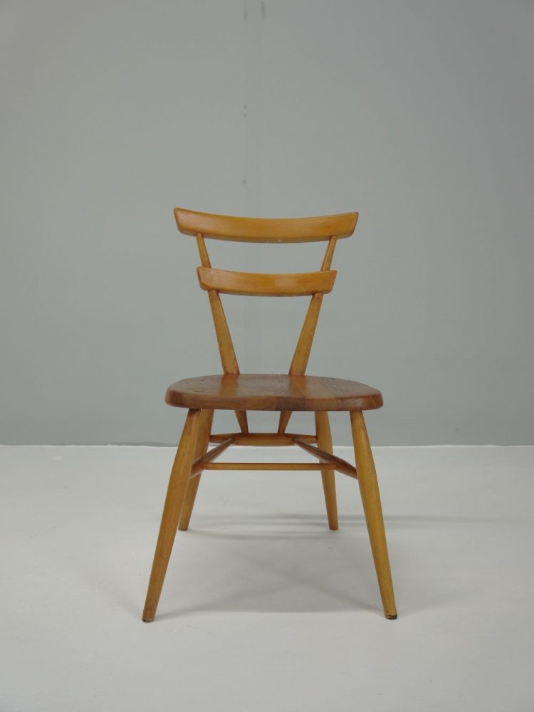 Lucian Ercolani – Green Dot Stacking Chair
