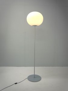 Jasper Morrison – Flos Glo Ball Lamp Model F3