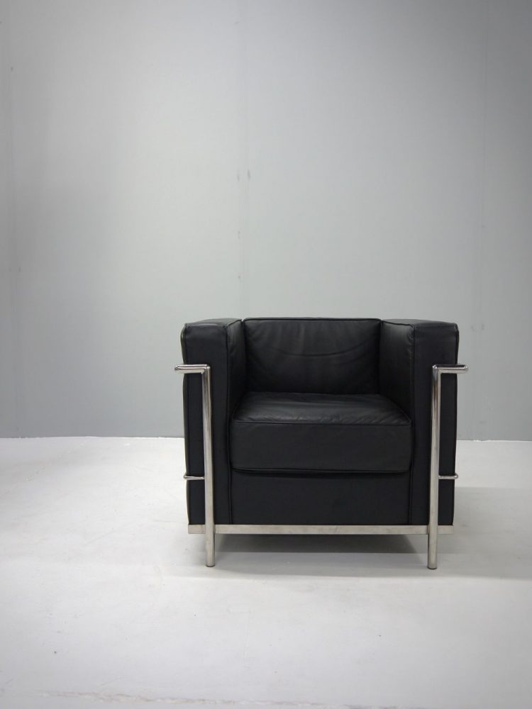 Le Corbusier – LC2 Armchair Italy
