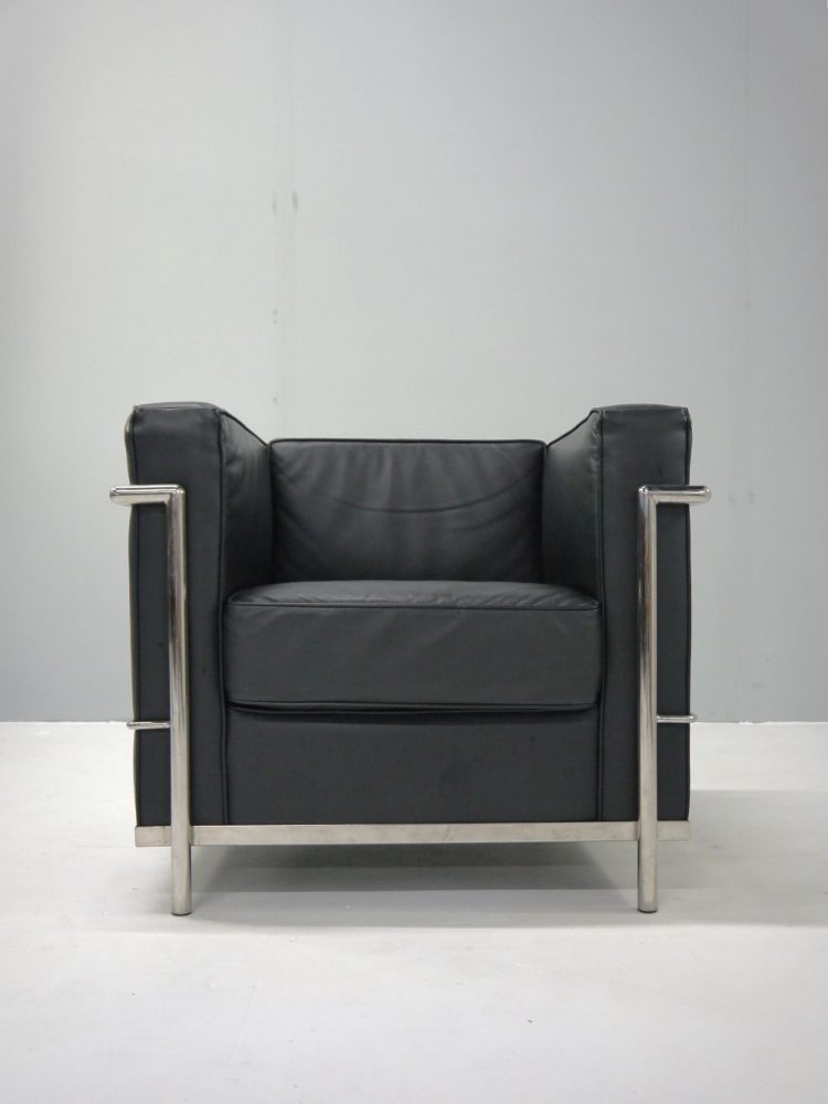 Le Corbusier – LC2 Armchair Italy