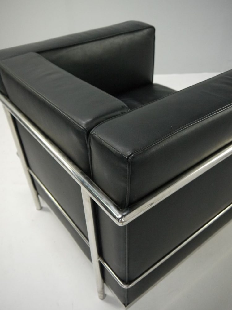 Le Corbusier – LC2 Armchair Italy