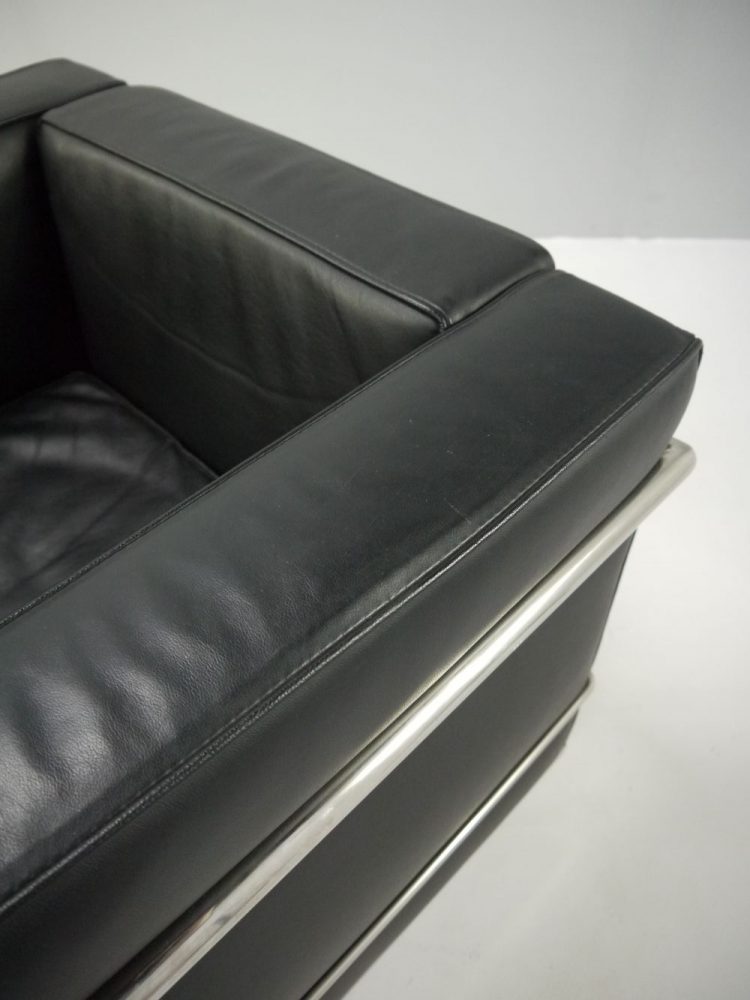 Le Corbusier – LC2 Armchair Italy