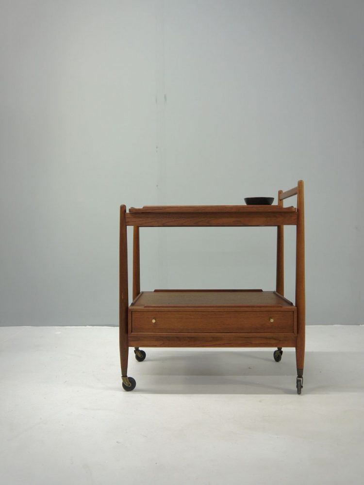 White and Newton – Drinks Trolley