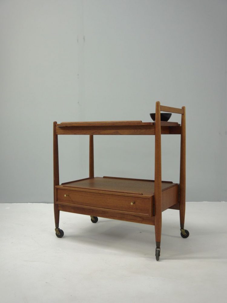 White and Newton – Drinks Trolley