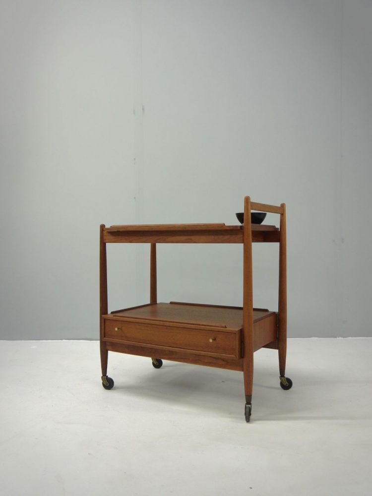 White and Newton – Drinks Trolley