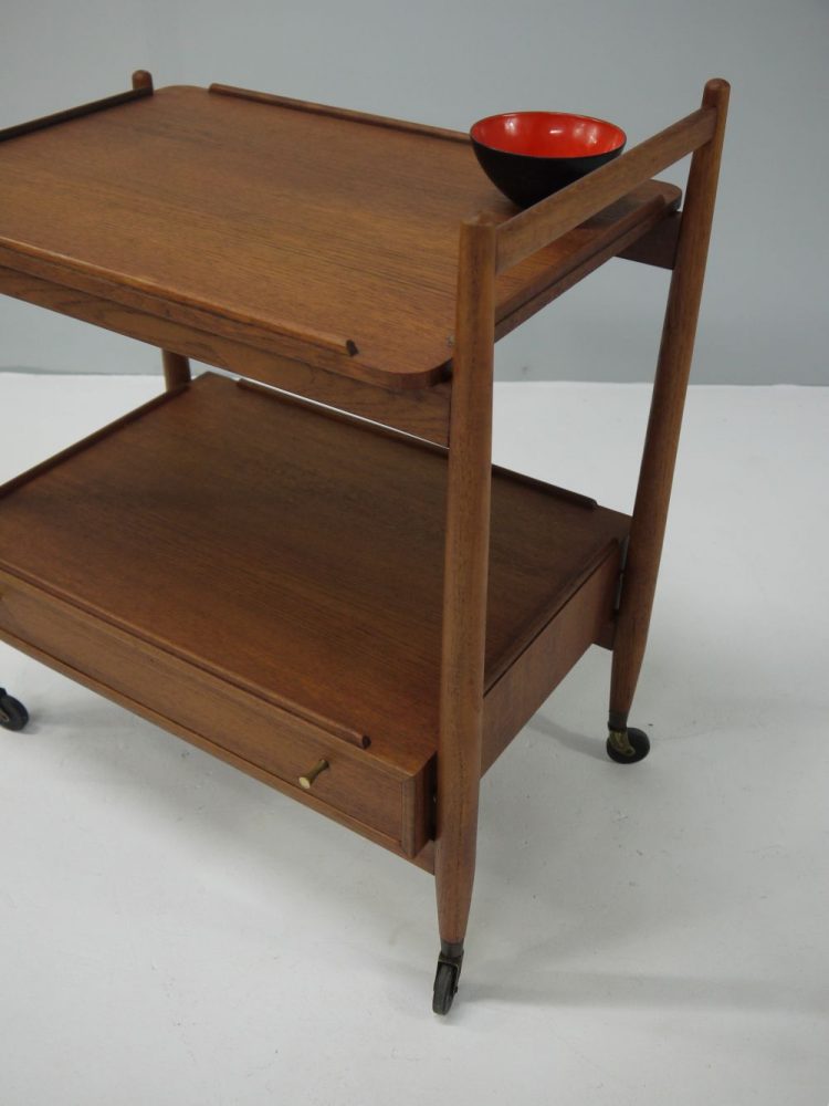 White and Newton – Drinks Trolley