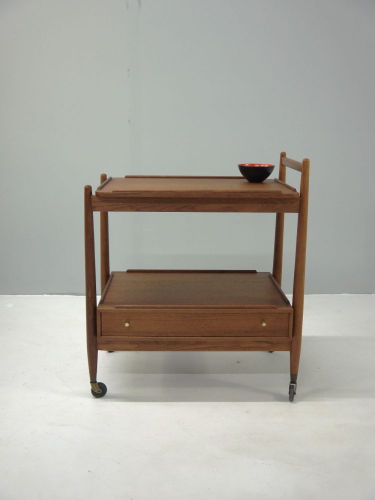 White and Newton – Drinks Trolley