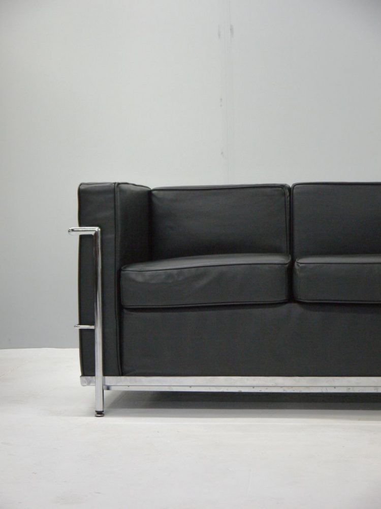 Le Corbusier – LC2 Two Seat Sofa
