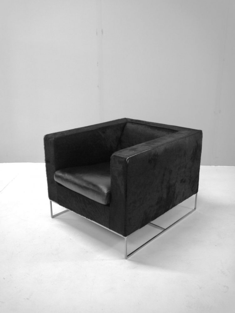 Minotti Kee – Pair of Black Leather and Pony Hide Lounge Chairs