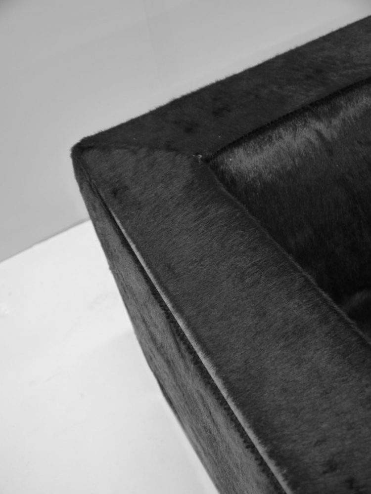 Minotti Kee – Pair of Black Leather and Pony Hide Lounge Chairs