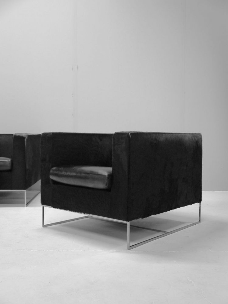 Minotti Kee – Pair of Black Leather and Pony Hide Lounge Chairs