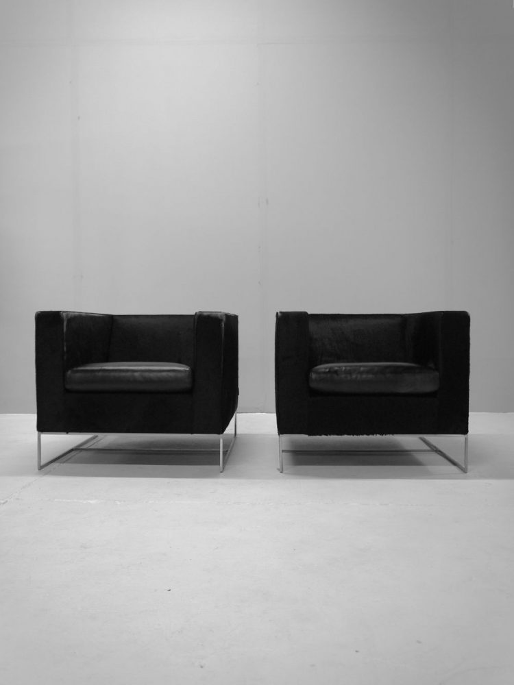 Minotti Kee – Pair of Black Leather and Pony Hide Lounge Chairs