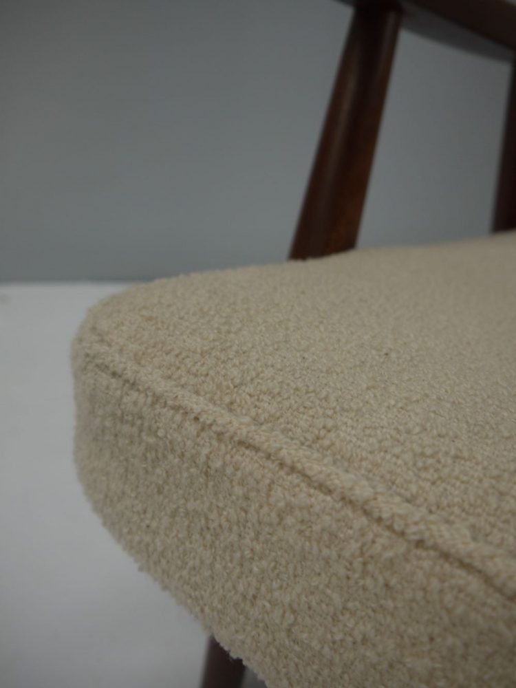 Hans Wegner – Rare Pair of Early Production GE270 Lounge Chair with Cane Back