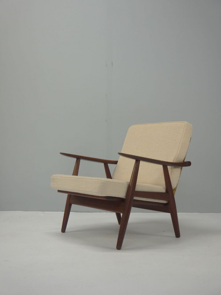 Hans Wegner – Rare Pair of Early Production GE270 Lounge Chair with Cane Back