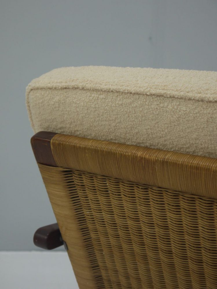 Hans Wegner – Rare Pair of Early Production GE270 Lounge Chair with Cane Back