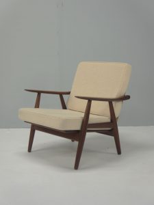 Hans Wegner – Rare Pair of Early Production GE270 Lounge Chair with Cane Back